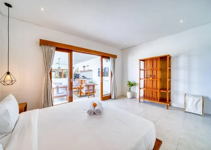 Promo Chic And Comfy 3bd Pererenan With Pool Villa Canggu (Bali)